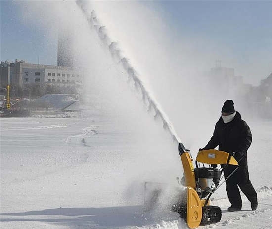 小型除雪機(jī)多少錢(qián)一臺(tái) 全齒輪滾刷式清雪掃雪機(jī)