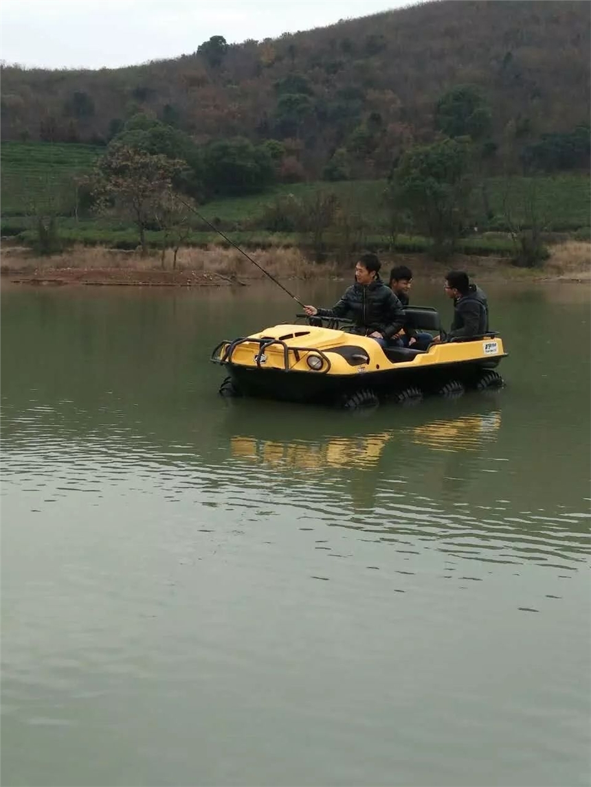 水陸兩棲車八路驅(qū)動(dòng) 入水輪胎變船槳