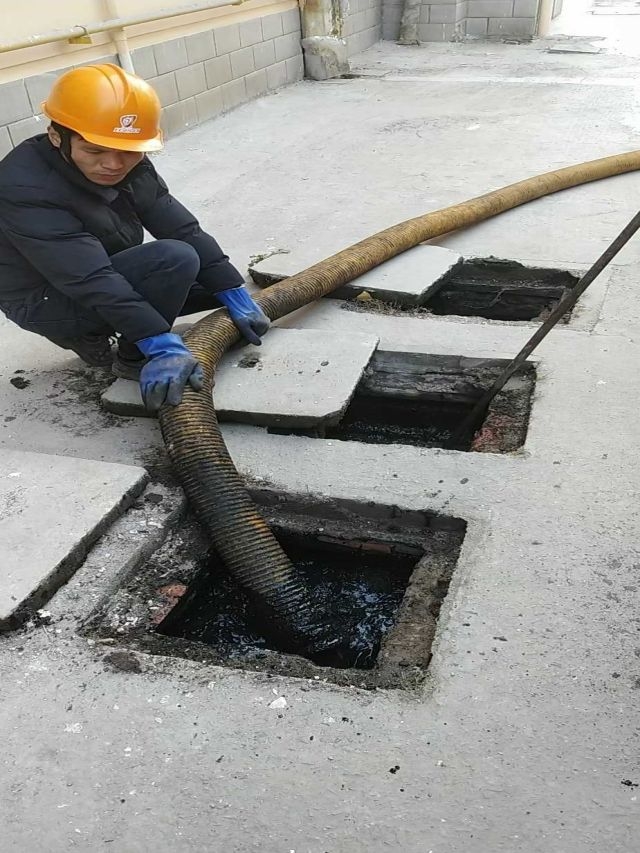 無錫市新吳區(qū)化糞池處理注意事項及步驟