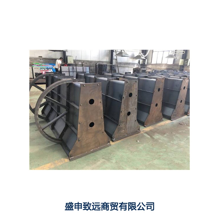 隔離墩鋼模具尺寸公路隔離帶模具交通隔離帶模具批發(fā)