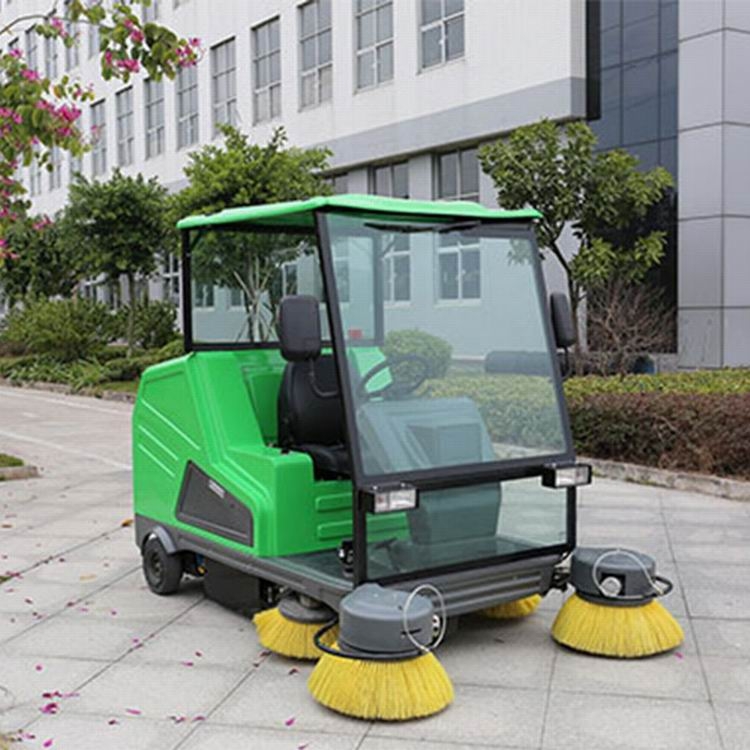 菜市場用駕駛式電動掃地車 延安車庫小區(qū)用瑪西爾道路清掃車