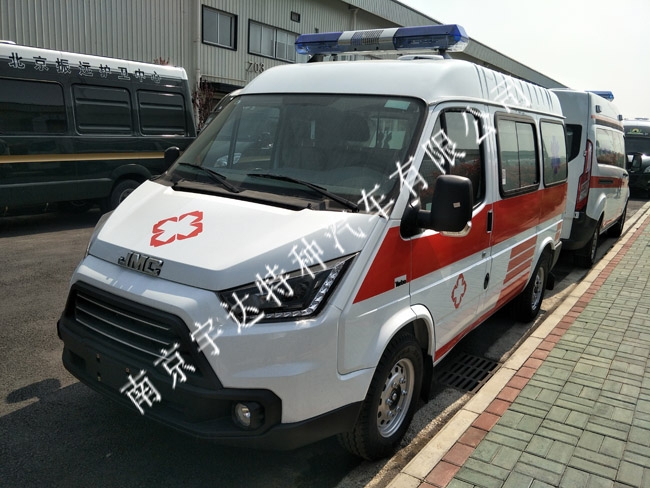 特順短軸救護(hù)車