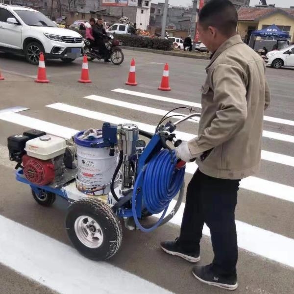 江北區(qū)小區(qū)車位劃線機(jī)怎樣圖片