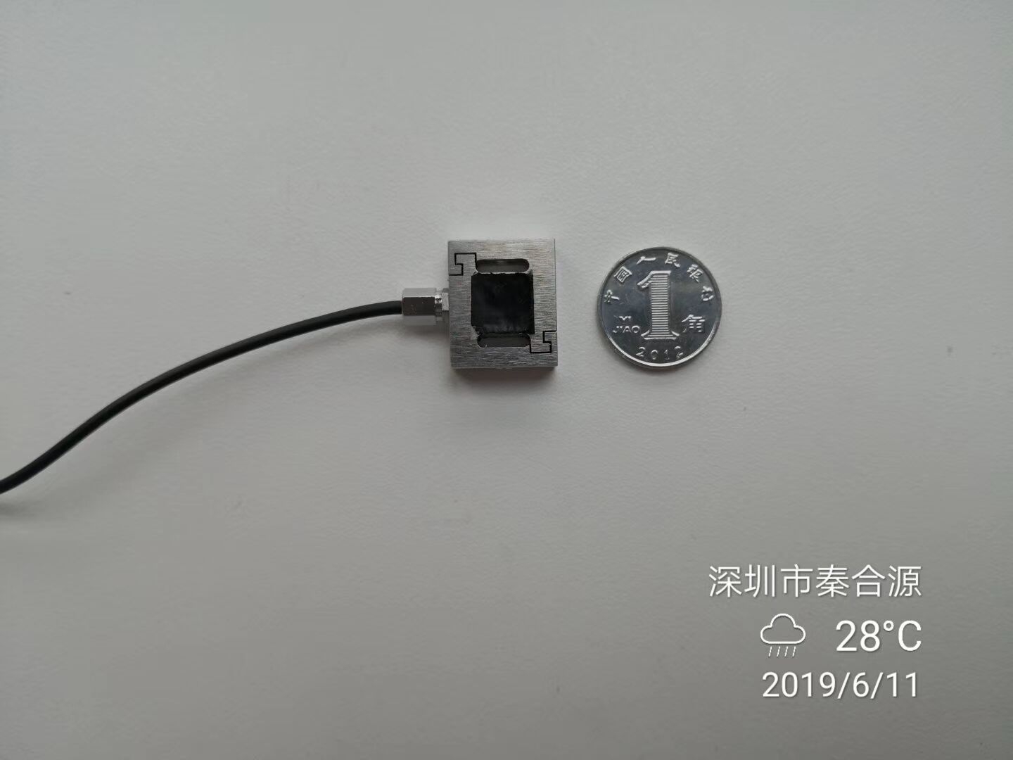 微型測力傳感器廠家500N 1000N小尺寸壓力傳感器雙螺桿膜盒式可定制