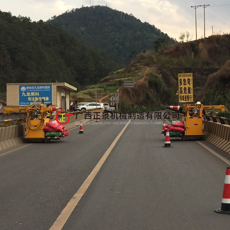 橋梁側(cè)面施工車 安裝雨水管專用機械