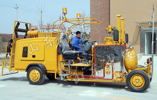 乘駕式熱熔噴涂/擠壓/刮敷式標(biāo)線機(jī)