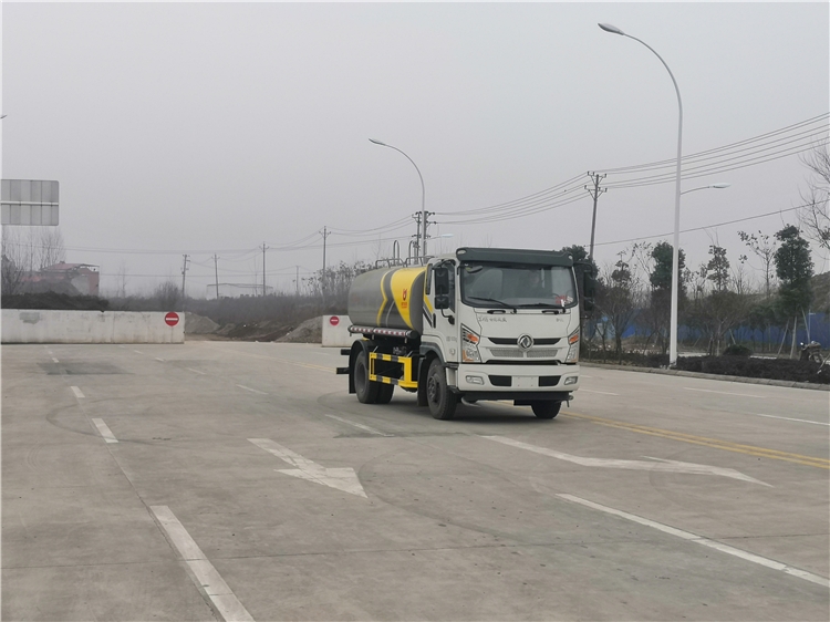 三門峽灑水車哪里有賣_三門峽灑水車廠家價格_大量灑水車現車