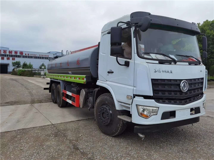 鄭州灑水車哪里有賣_鄭州灑水車廠家價格_大量現(xiàn)車