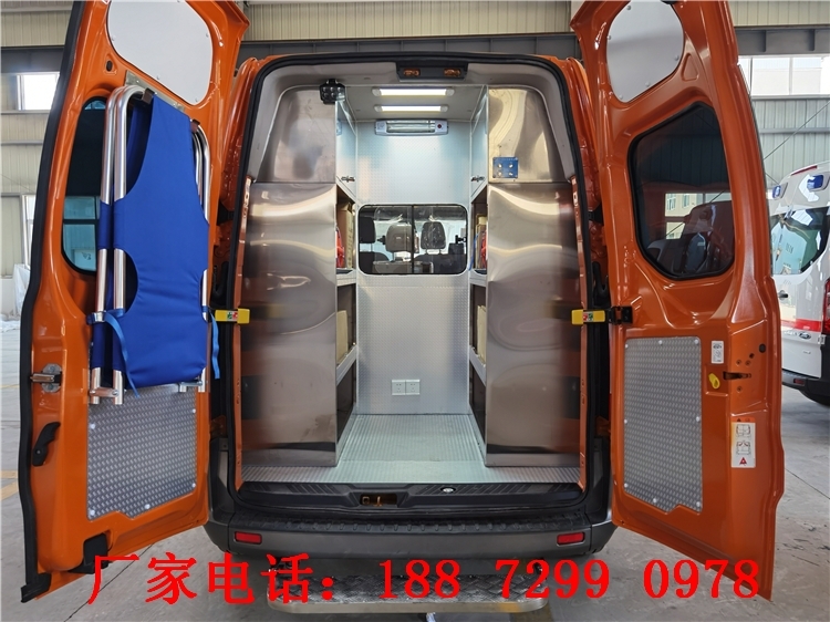 沈陽(yáng)救護(hù)車廠家 金杯新快運(yùn)救護(hù)車定金可發(fā)車