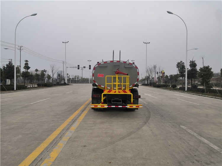 國六8噸東風(fēng)大多利卡灑水車-灑水車電話新報價2022已更新(今日/動態(tài)）