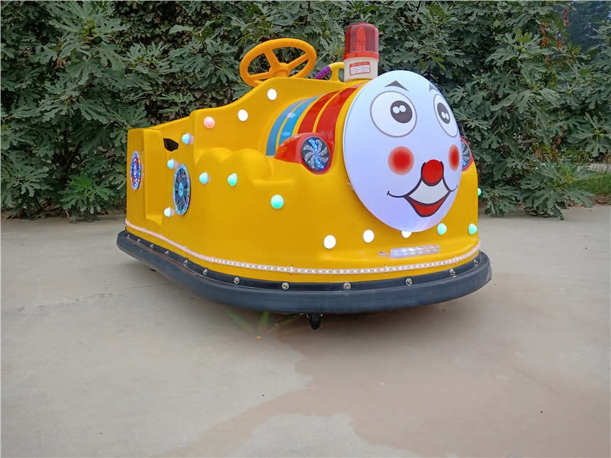 廠家直銷電動(dòng)碰碰車