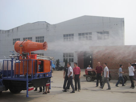 東風(fēng)小霸王農(nóng)藥噴灑車 打藥車 消防灑水車 高射程打藥車廠家最低價(jià)格