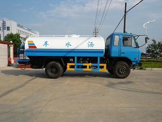 保溫灑水車溫泉送水車廠家報(bào)價(jià)