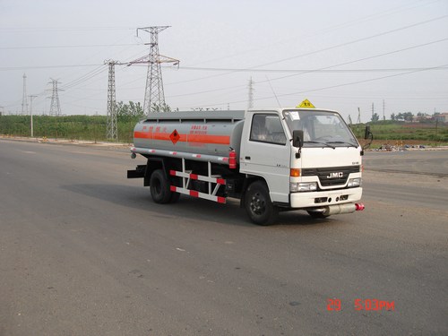 3.75立方米加油車 隨時隨地加油的車 中昌牌XZC5065GJY