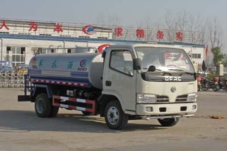 3-5噸灑水車那里有賣，東風(fēng)福瑞卡小型灑水車廠家直銷價格，圖片