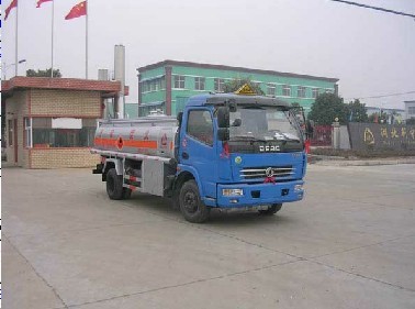 3噸加油車配置參數(shù)，4方油罐車廠價直銷價格，東風(fēng)小金霸加油車圖片