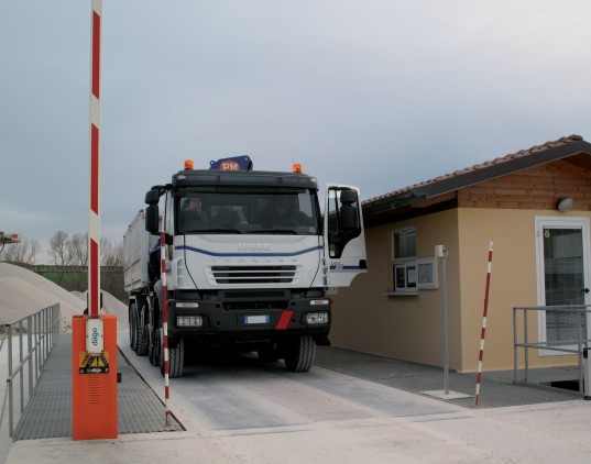 汽車衡、地上衡、配料秤等