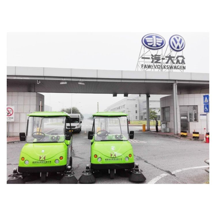 工業(yè)掃地車工廠高端定制好品質(zhì)結(jié)實耐用維護(hù)成本低