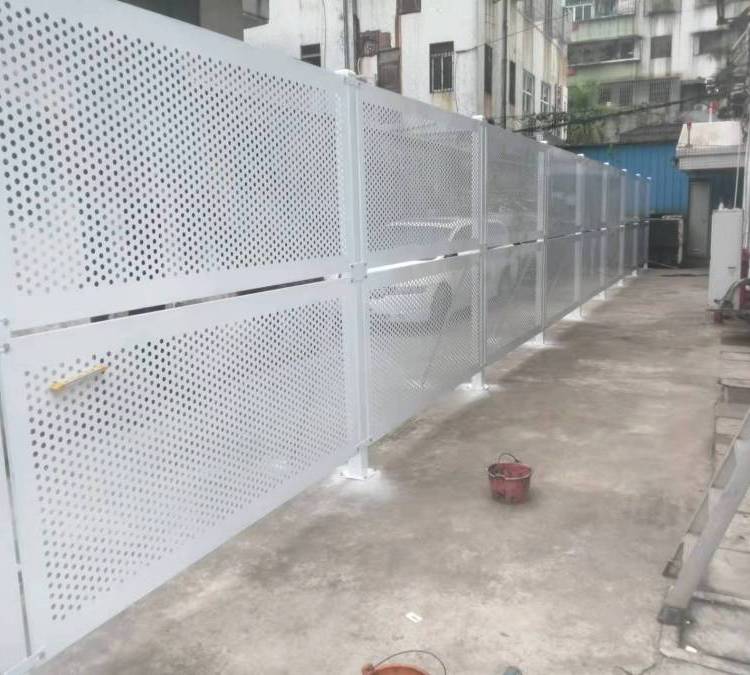 區(qū)域施工分隔白色鏤空沖孔板圍欄鍍鋅洞洞板建筑外墻