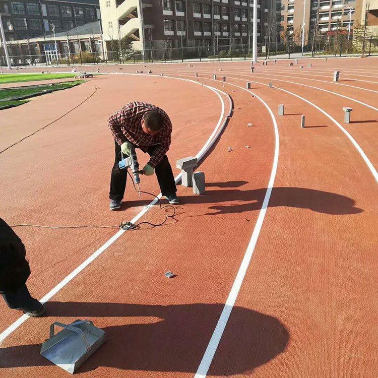 田徑運動場地鋁合金道牙標準400米特殊尺寸定制塑膠場地壓邊