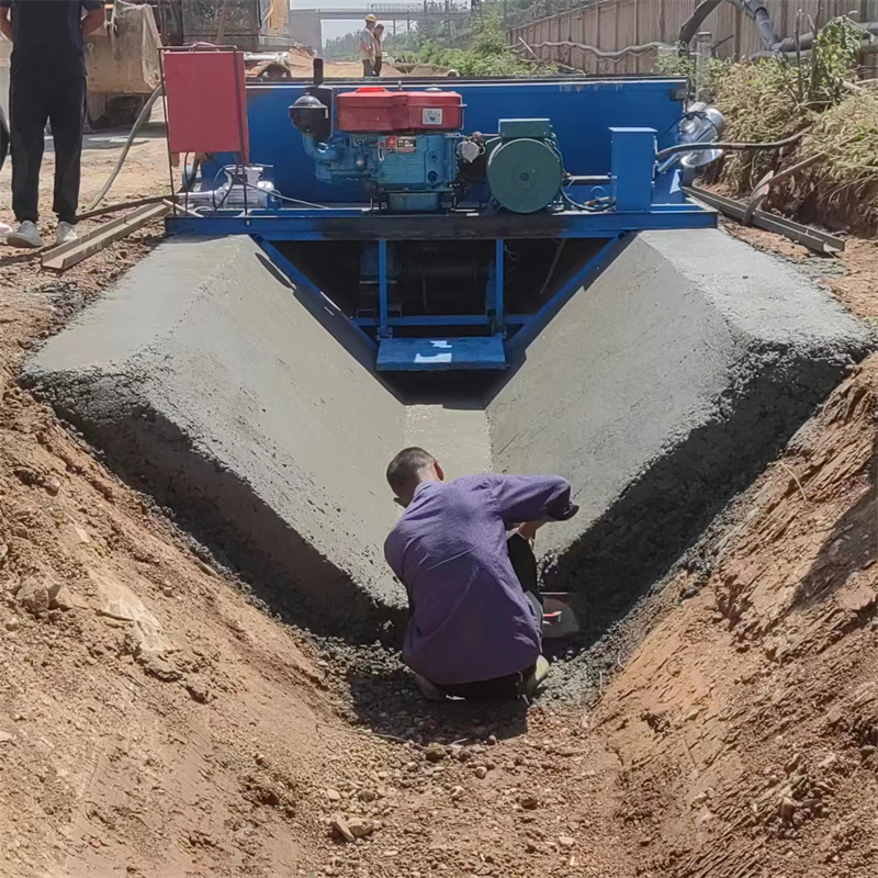 自走式農(nóng)田灌溉排水溝襯砌機(jī)水渠成型機(jī)排水渠路邊溝滑模機(jī)