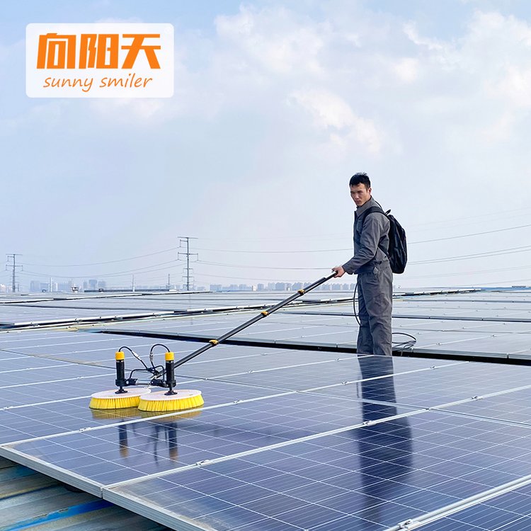 向陽天光伏板清洗工具太陽能板清洗設(shè)備光伏電動清洗機器人