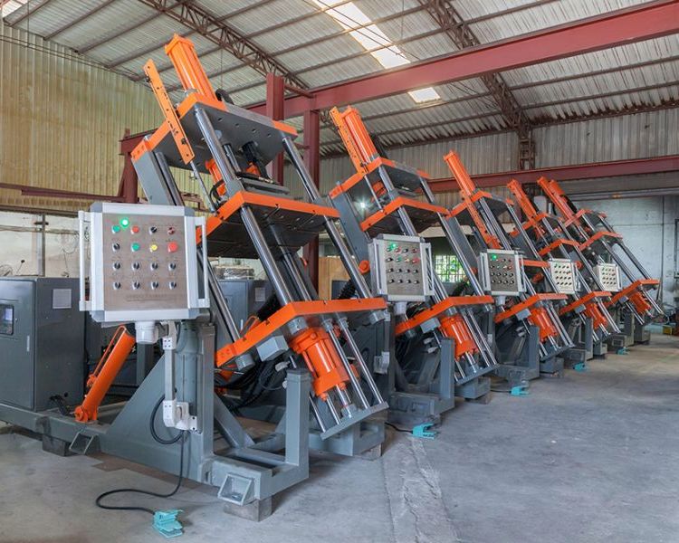 坤泰重力鑄造機90度傾斜鋁合金翻轉澆鑄自動線1080澆鑄機廠家