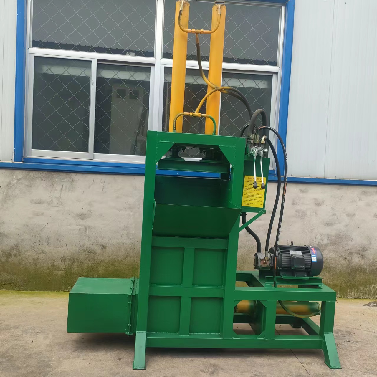 全自動稻殼壓塊機(jī)玉米芯打包機(jī)臥式秸稈套袋打捆機(jī)
