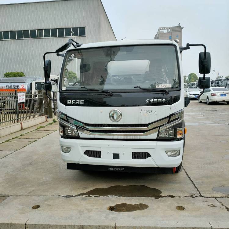 八噸加油車國(guó)六油罐車東風(fēng)多利卡油車運(yùn)油車現(xiàn)車