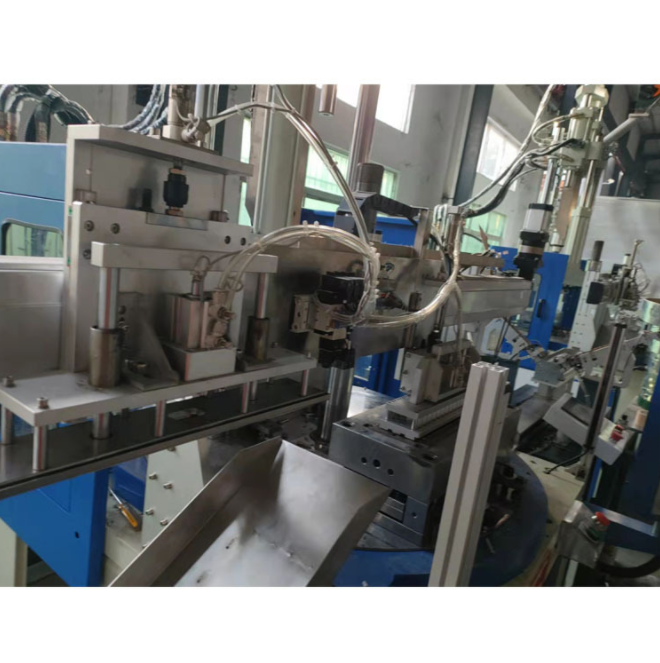 科思達-注塑機自動化上下料機智能化可非標定制