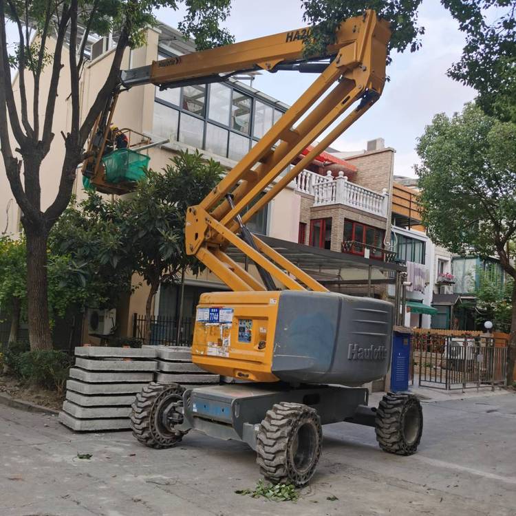 出租電動升降車高空車移動高空作業(yè)車租賃出售