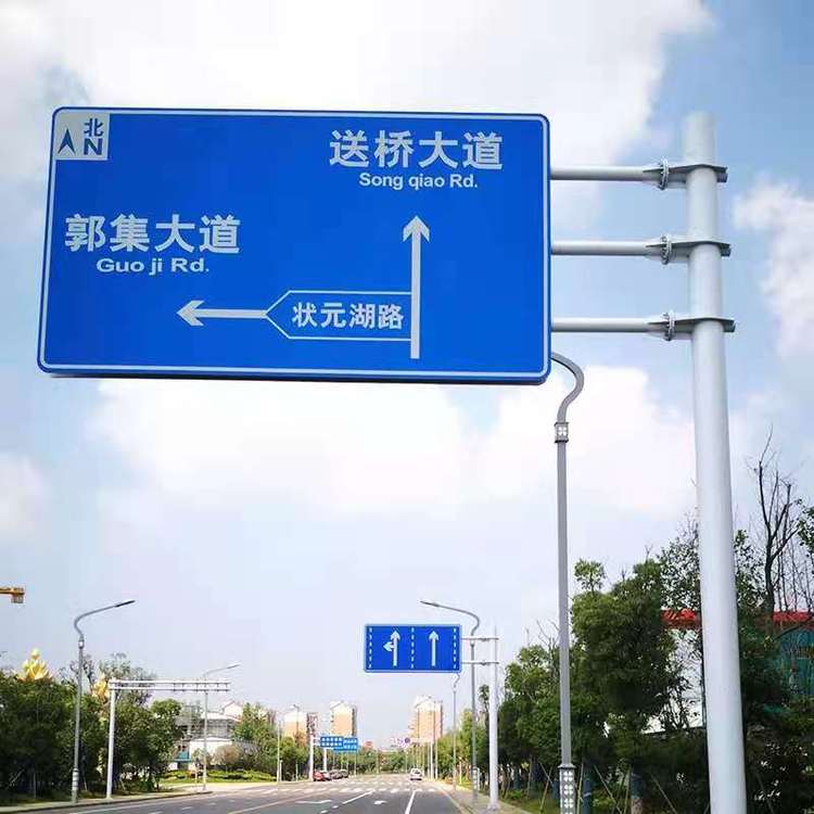 交通監(jiān)控信號桿交通道路標志桿高速龍門架森發(fā)制造