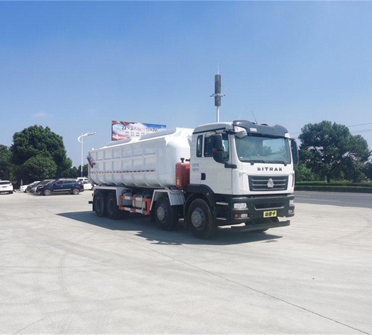 油田專用油泥運輸車國六全密封式防腐蝕油泥自卸車