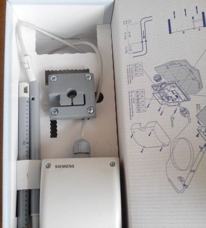 QVM62.1-HE西門子風(fēng)管道風(fēng)速儀傳感器24V三線0-10V\/4-20mA