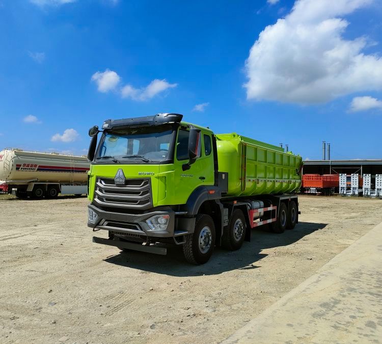 國六盾構(gòu)泥污泥自卸車25方前四后八污泥運(yùn)輸車