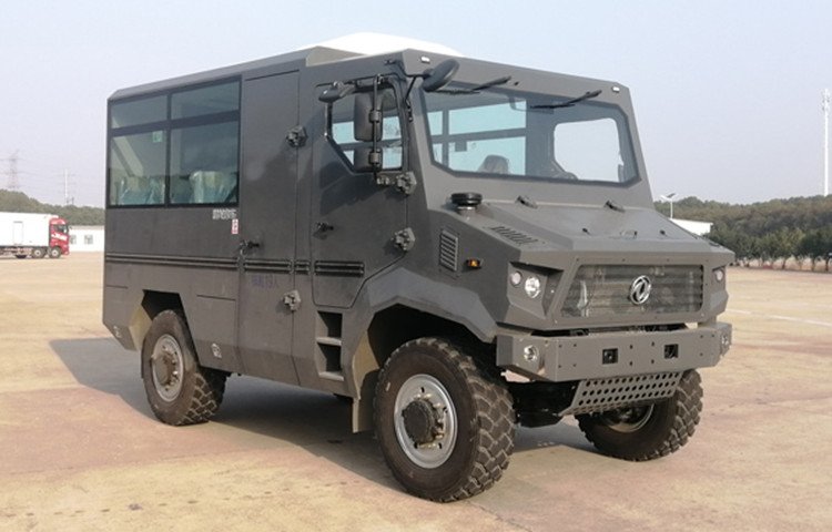 東風(fēng)超龍四驅(qū)越野房車3-5人藍牌可開--4驅(qū)上戶旅居車