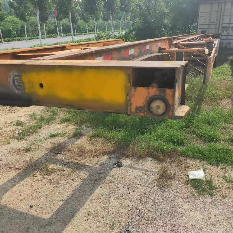 二手輕量化集裝箱骨架運輸半掛車牽引驅(qū)動軸荷2400kg