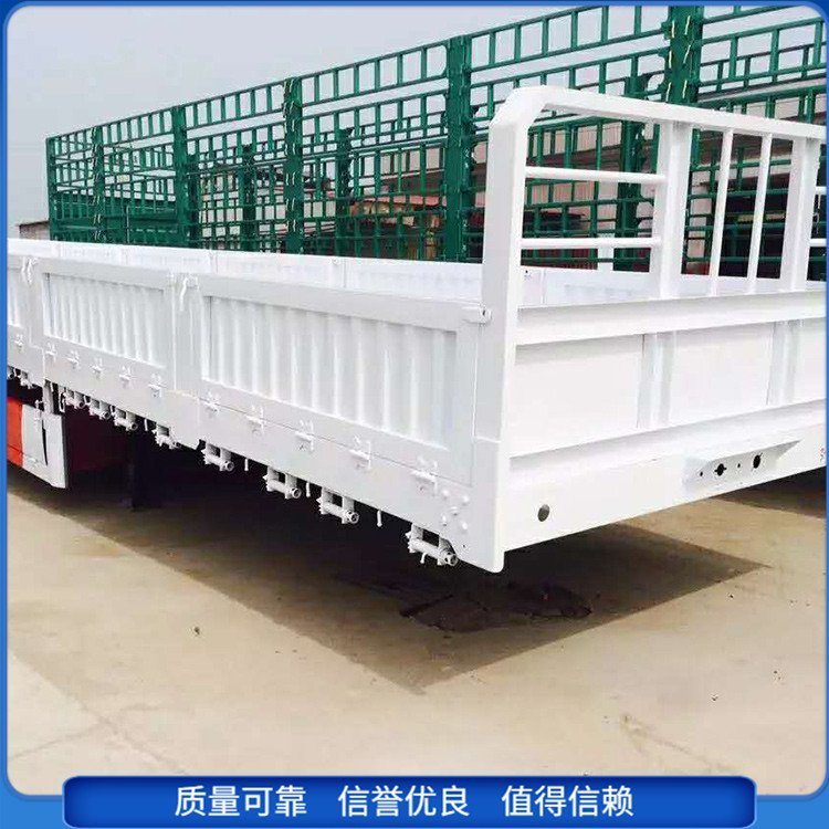 標準輕型半掛車標車后翻自卸半掛運輸車不易發(fā)生變形