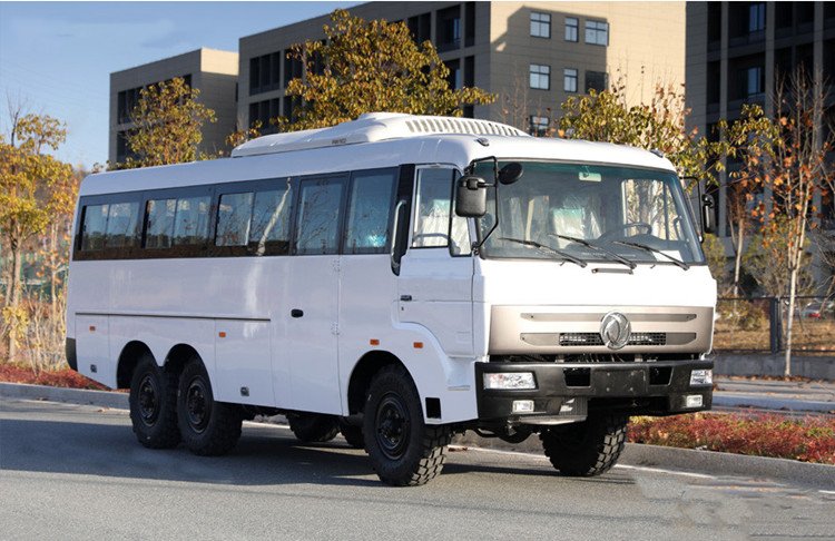 出口版六驅(qū)越野性能的巴士客車30座(6x6)通勤中巴車