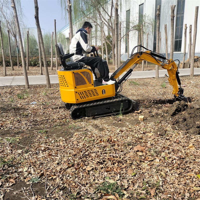 多功能小型挖掘機履帶式挖溝機自走式果園農(nóng)用挖土機