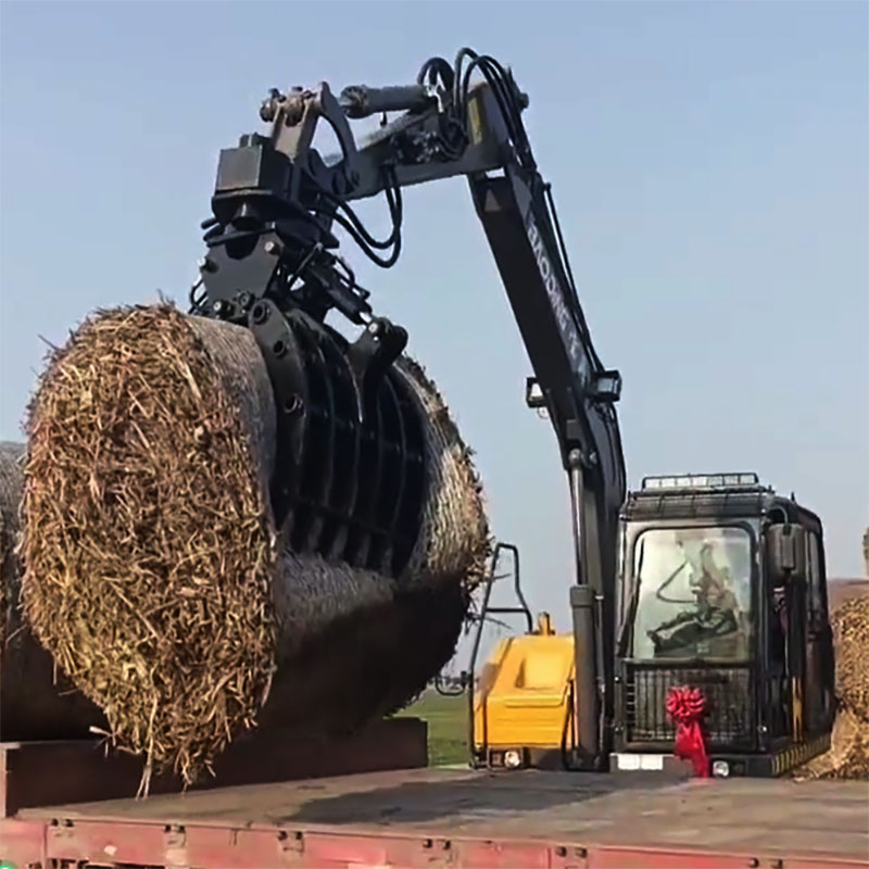 輪式挖機(jī)抓草機(jī)抓圓草包方包用裝卸車(chē)用抓機(jī)四驅(qū)八輪抓木機(jī)