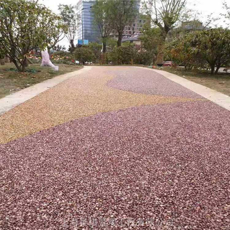 紅河州個舊市高中部彩色透水路面操場露骨料透水路面鋪裝