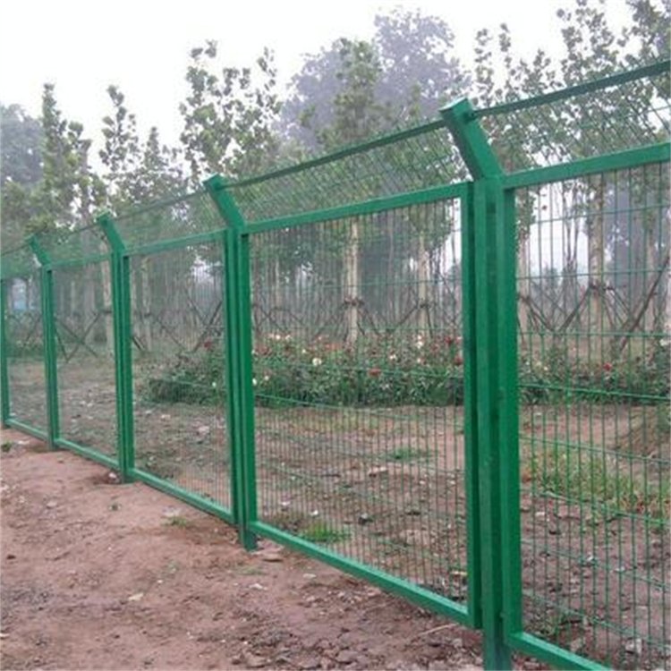 高速公路護(hù)欄網(wǎng)機場公路雙邊絲綠色框架隔離護(hù)欄鐵絲網(wǎng)圍欄