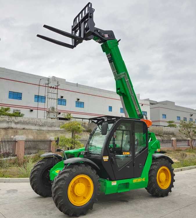 伸縮臂叉車叉裝車四輪越野多功能高空作業(yè)華南重工廠家生產(chǎn)