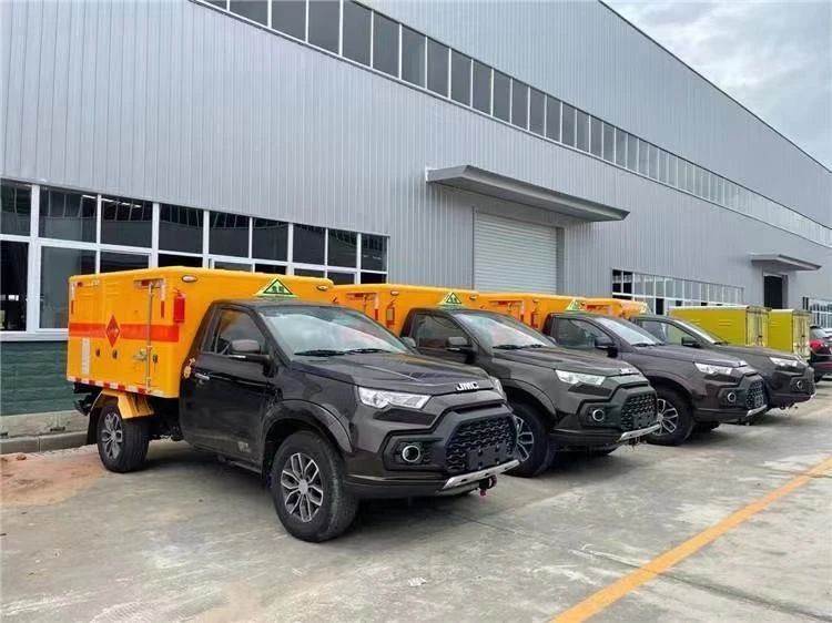 江鈴域虎皮卡民爆車四驅(qū)爆破器材運(yùn)輸車炸藥運(yùn)輸車火工品運(yùn)輸車