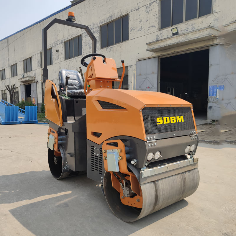 2噸小座駕雙鋼輪液壓振動壓路機奔馬BM2000瀝青土方回填壓實機