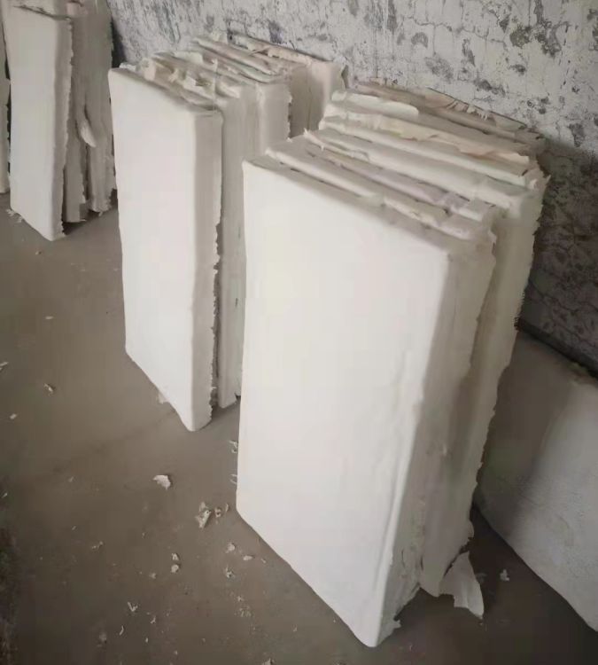 楓欏A級隔熱材料復(fù)合硅酸鹽保溫板CAS鋁鎂質(zhì)保溫板管耐溫600度