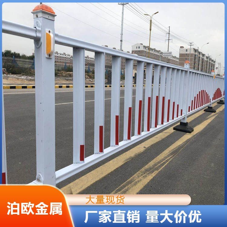 供應市政護欄景觀鄉(xiāng)村道路波形護欄安全防護資質齊全