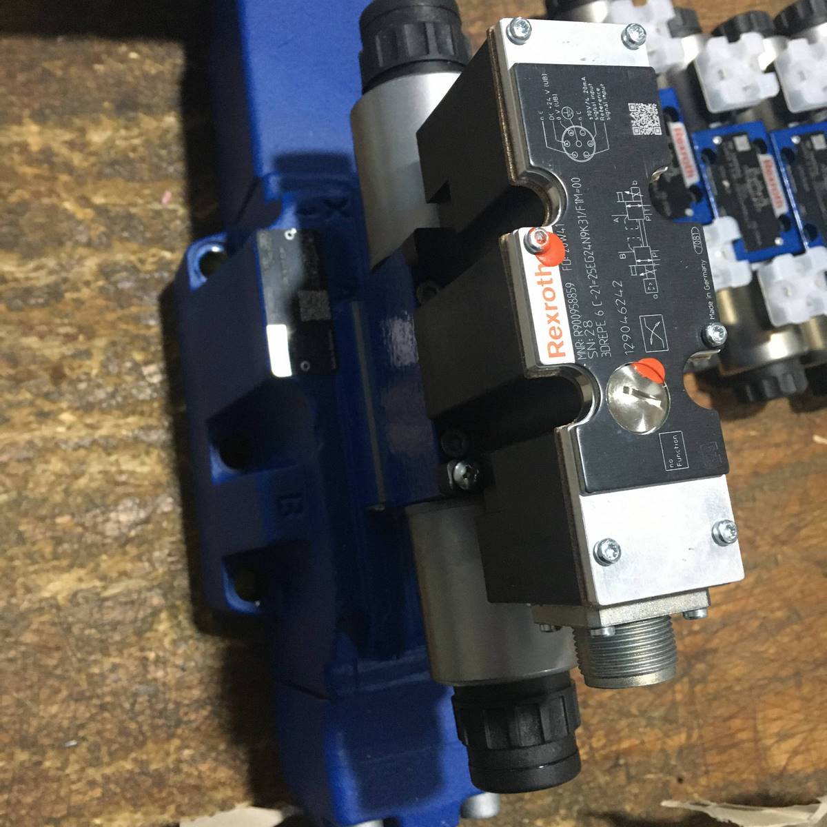 Rexroth力士樂減壓閥活塞桿帶動機(jī)械裝置3DREPE6C-21\/25EG24K31