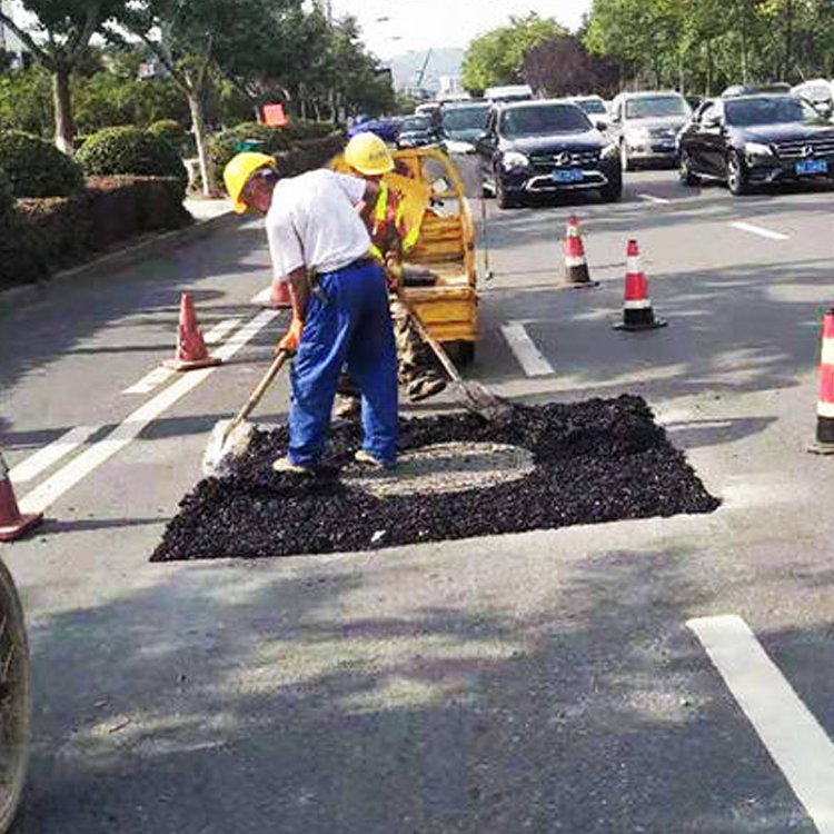 廠家_瀝青冷補(bǔ)料批發(fā)_公路冷補(bǔ)混合料市區(qū)道路搶修材料_開袋即用